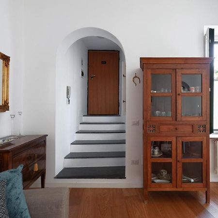 Casa Flo Con Terrazza E Ascensore Salerno Esterno foto
