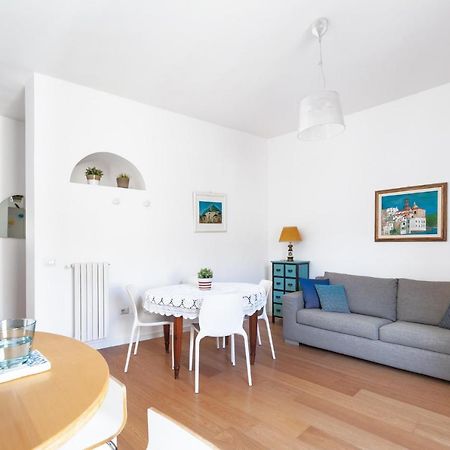 Casa Flo Con Terrazza E Ascensore Salerno Esterno foto