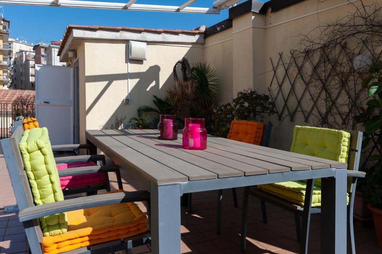 Casa Flo Con Terrazza E Ascensore Salerno Esterno foto