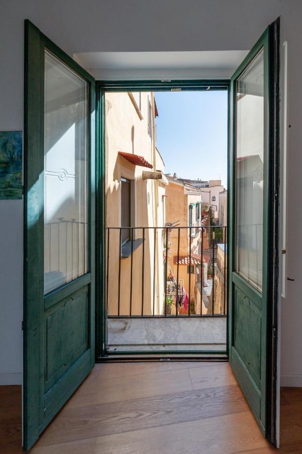Casa Flo Con Terrazza E Ascensore Salerno Esterno foto