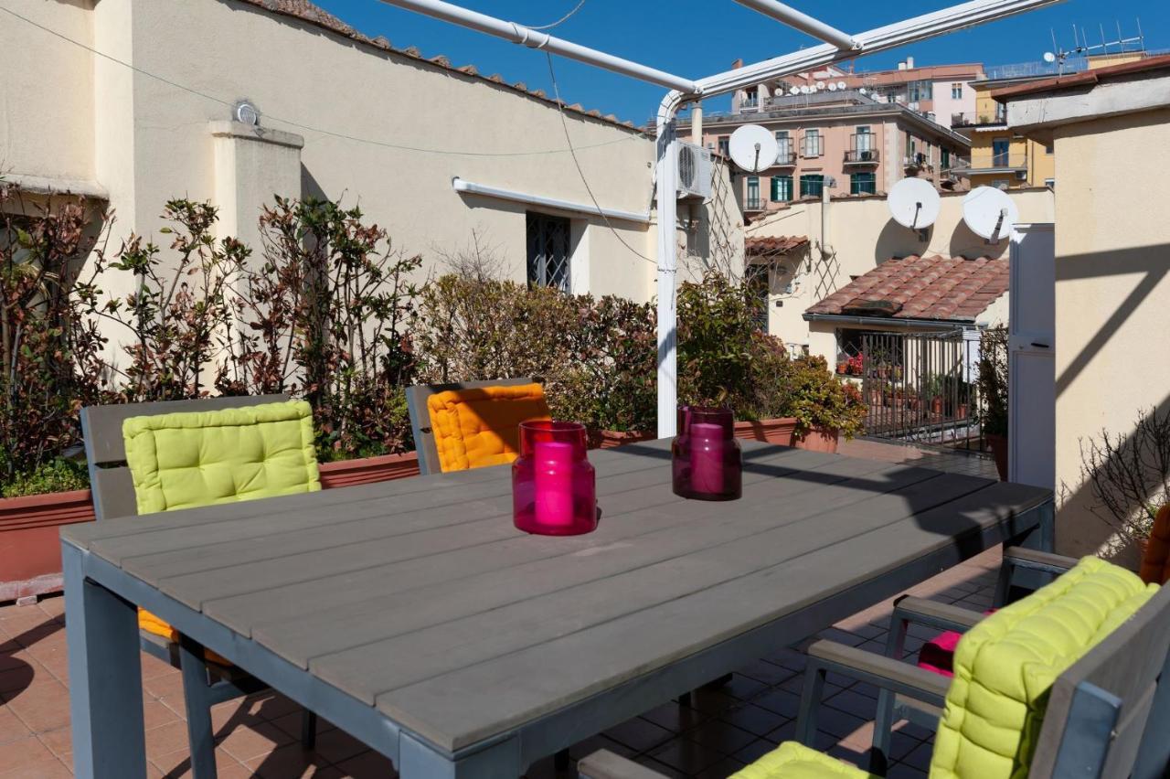 Casa Flo Con Terrazza E Ascensore Salerno Esterno foto