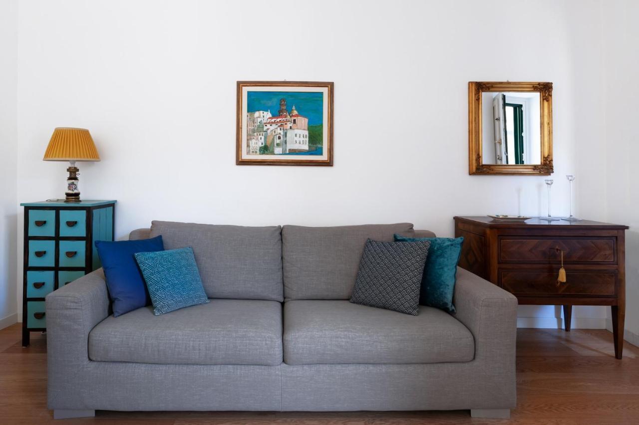 Casa Flo Con Terrazza E Ascensore Salerno Esterno foto