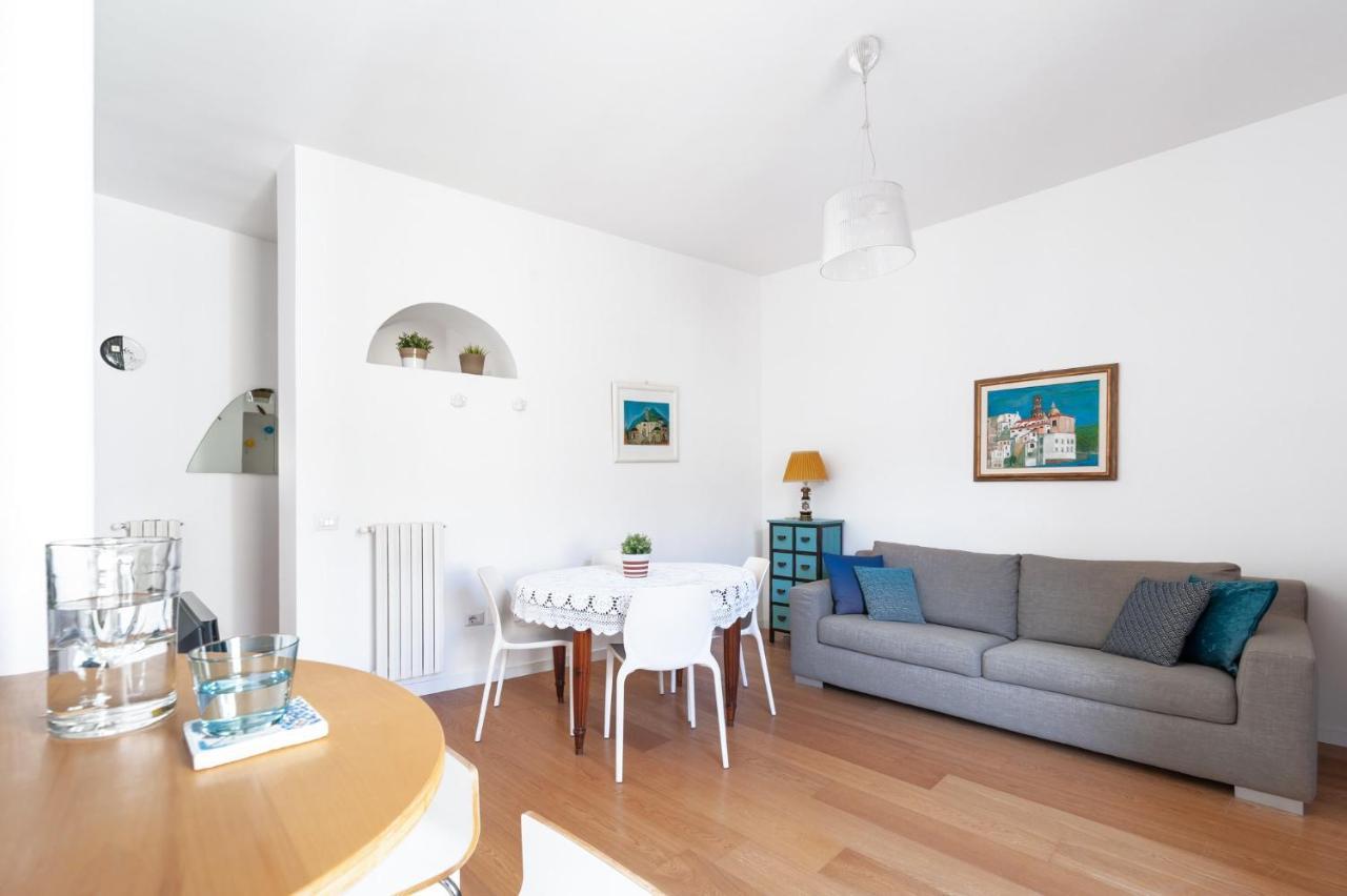 Casa Flo Con Terrazza E Ascensore Salerno Esterno foto