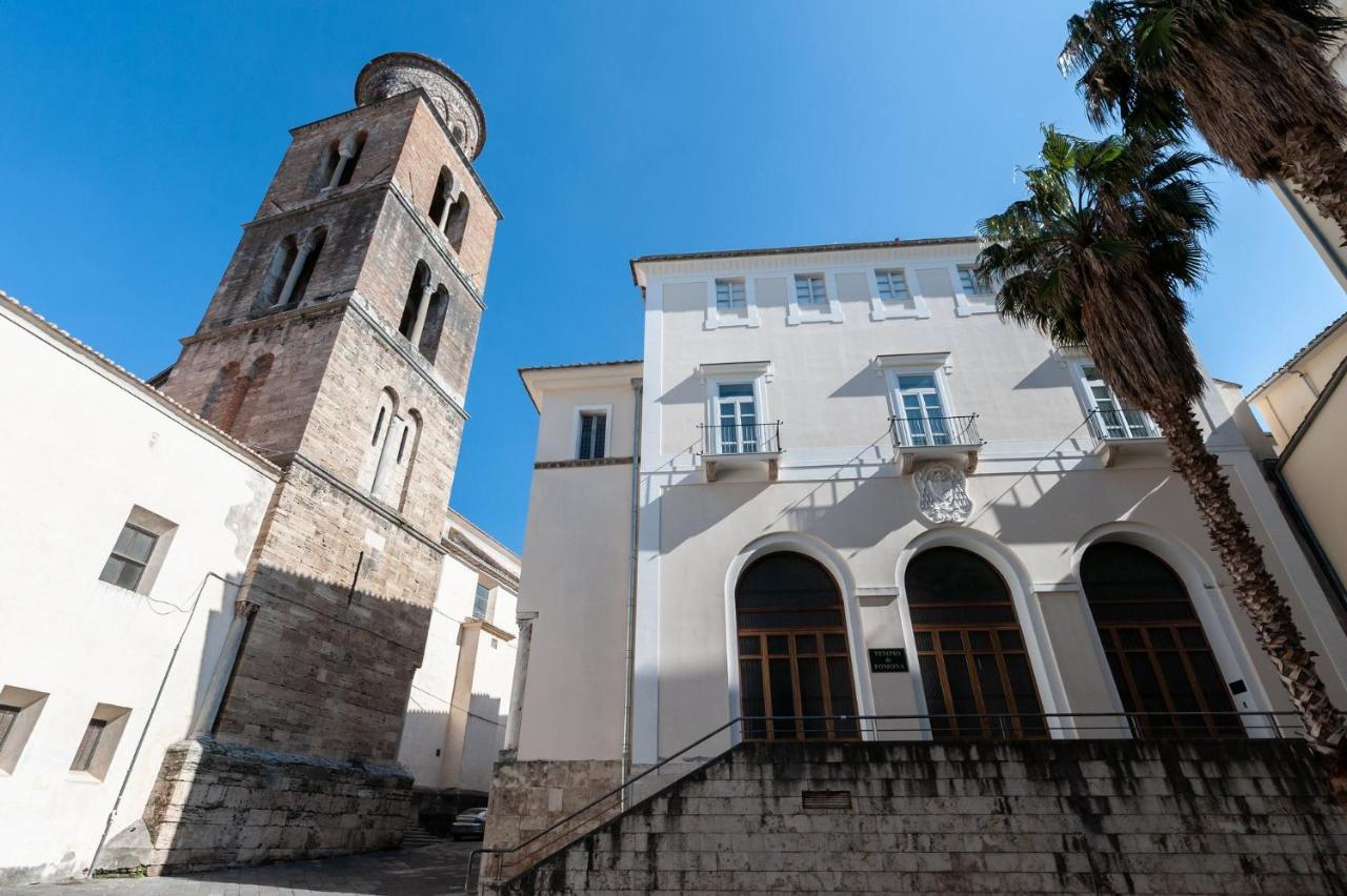 Casa Flo Con Terrazza E Ascensore Salerno Esterno foto
